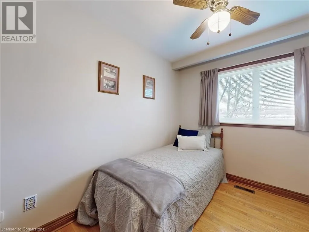 11 MEADOWLAND Gate