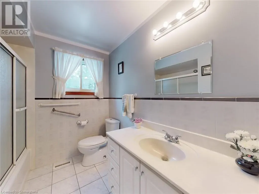 11 MEADOWLAND Gate