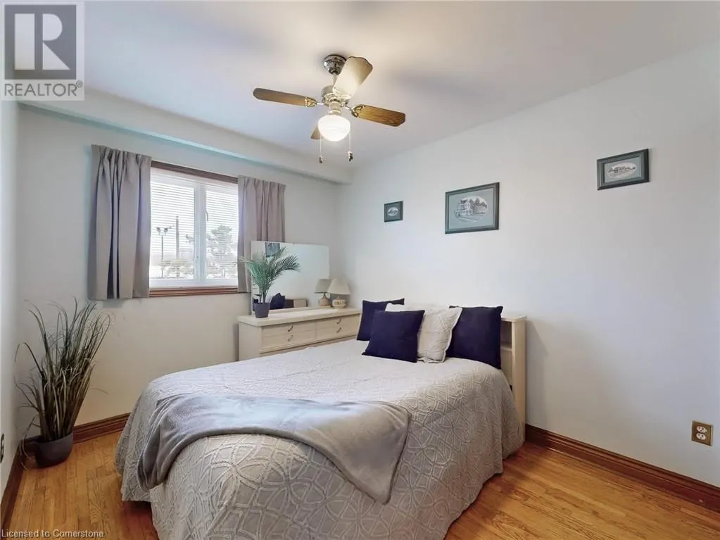 11 MEADOWLAND Gate