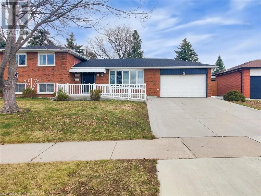11 MEADOWLAND Gate