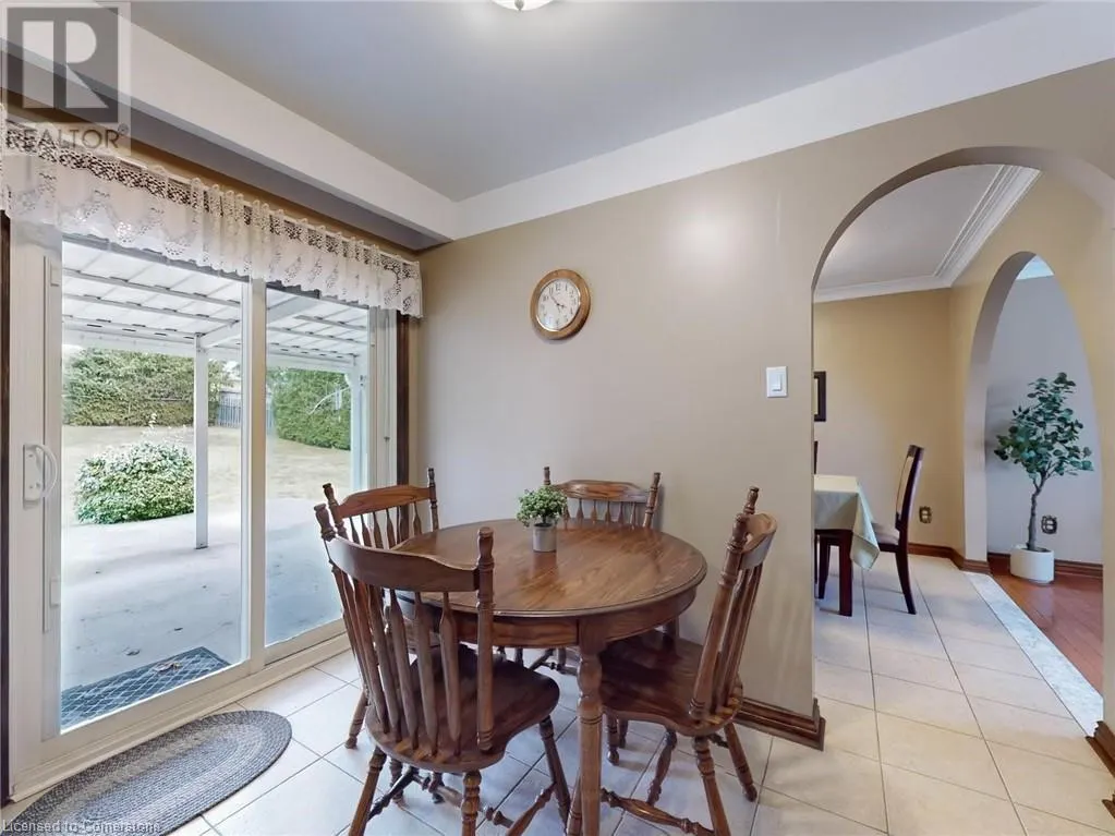 11 MEADOWLAND Gate