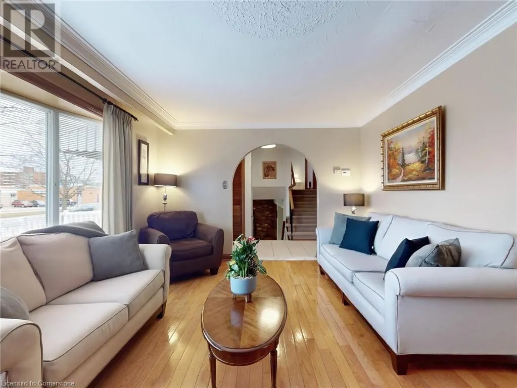 11 MEADOWLAND Gate
