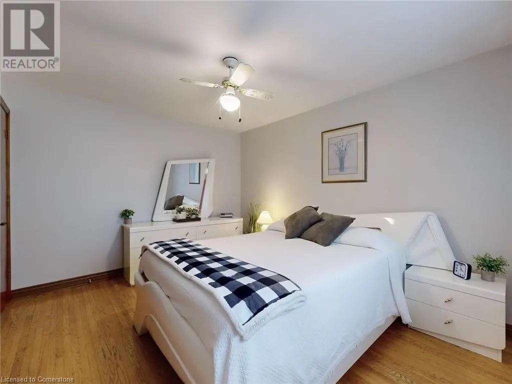 11 MEADOWLAND Gate
