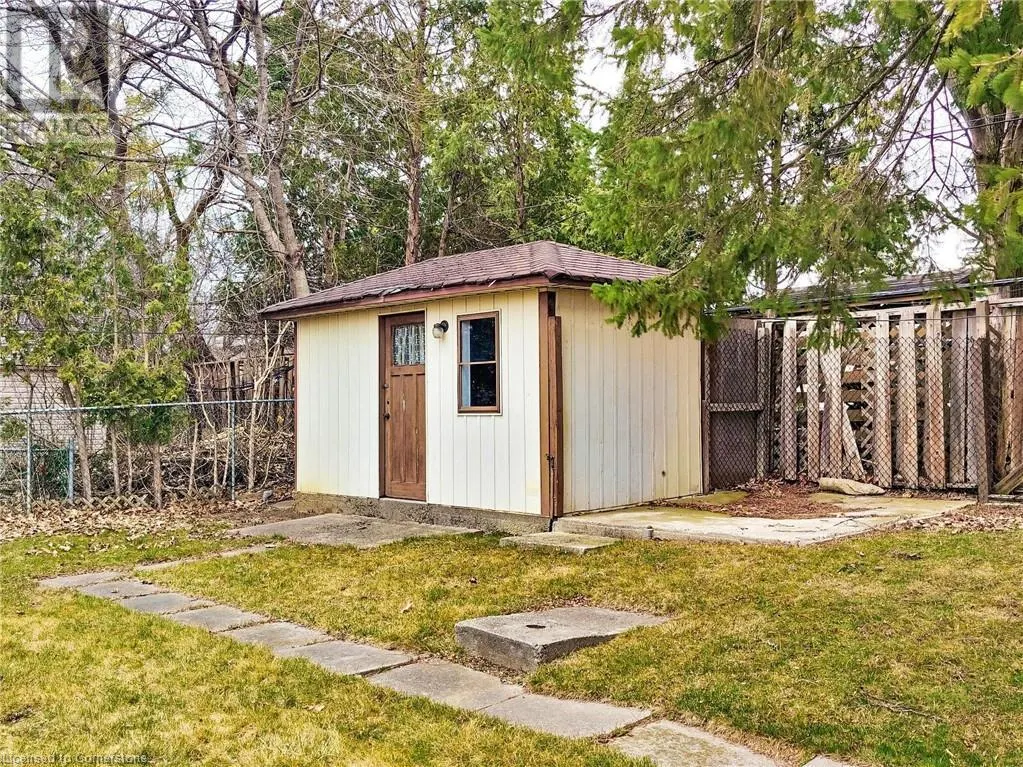 11 MEADOWLAND Gate