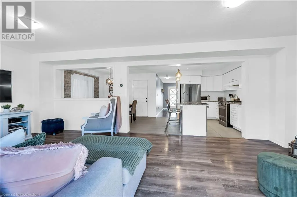 18 SCARLETWOOD Street