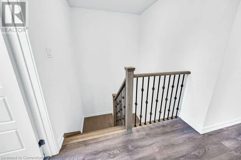 18 SCARLETWOOD Street