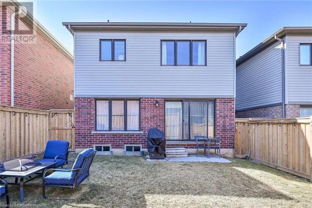 18 SCARLETWOOD Street