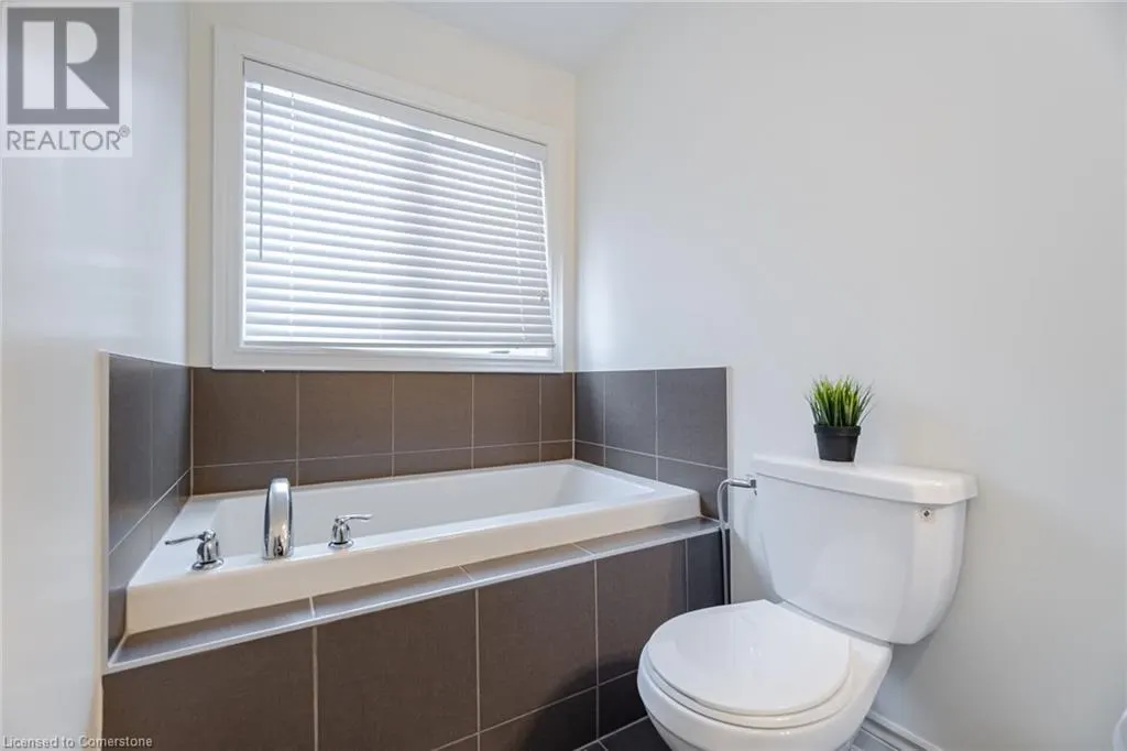 7 LADY EVELYN Crescent