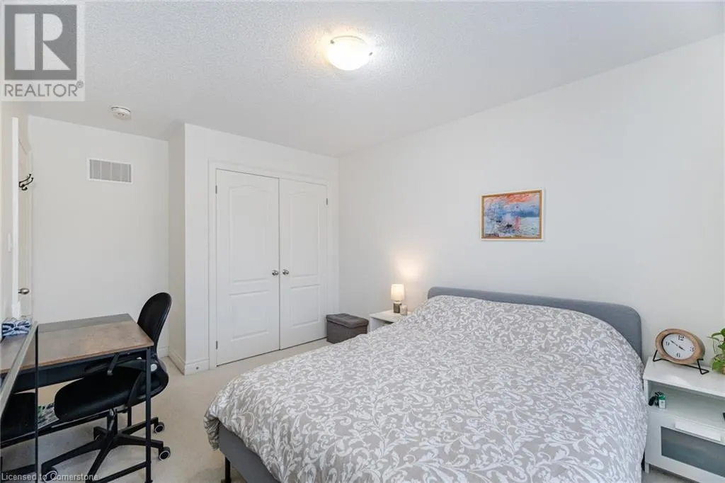 7 LADY EVELYN Crescent