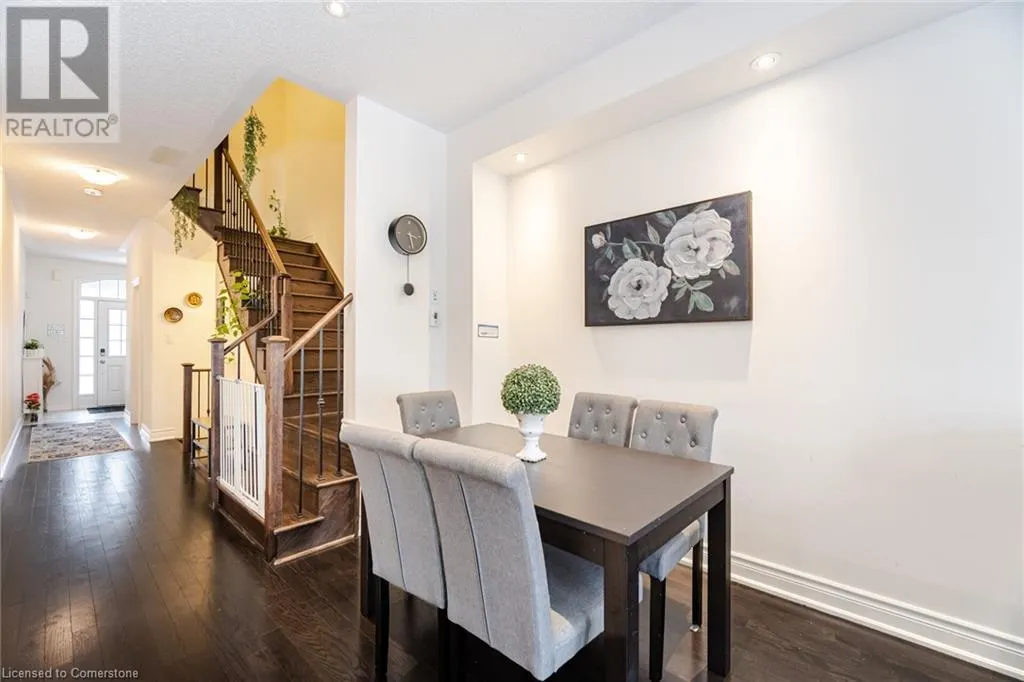 7 LADY EVELYN Crescent