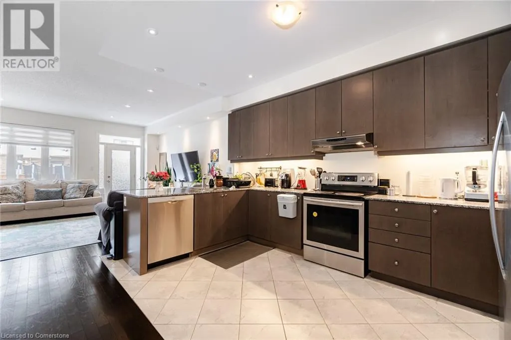 7 LADY EVELYN Crescent