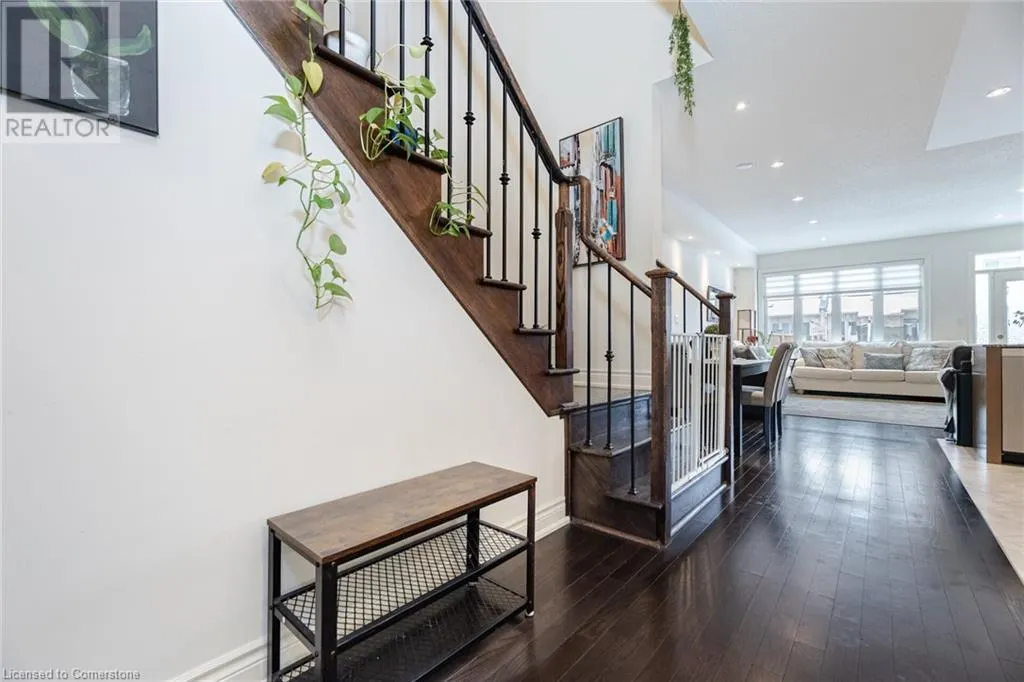 7 LADY EVELYN Crescent
