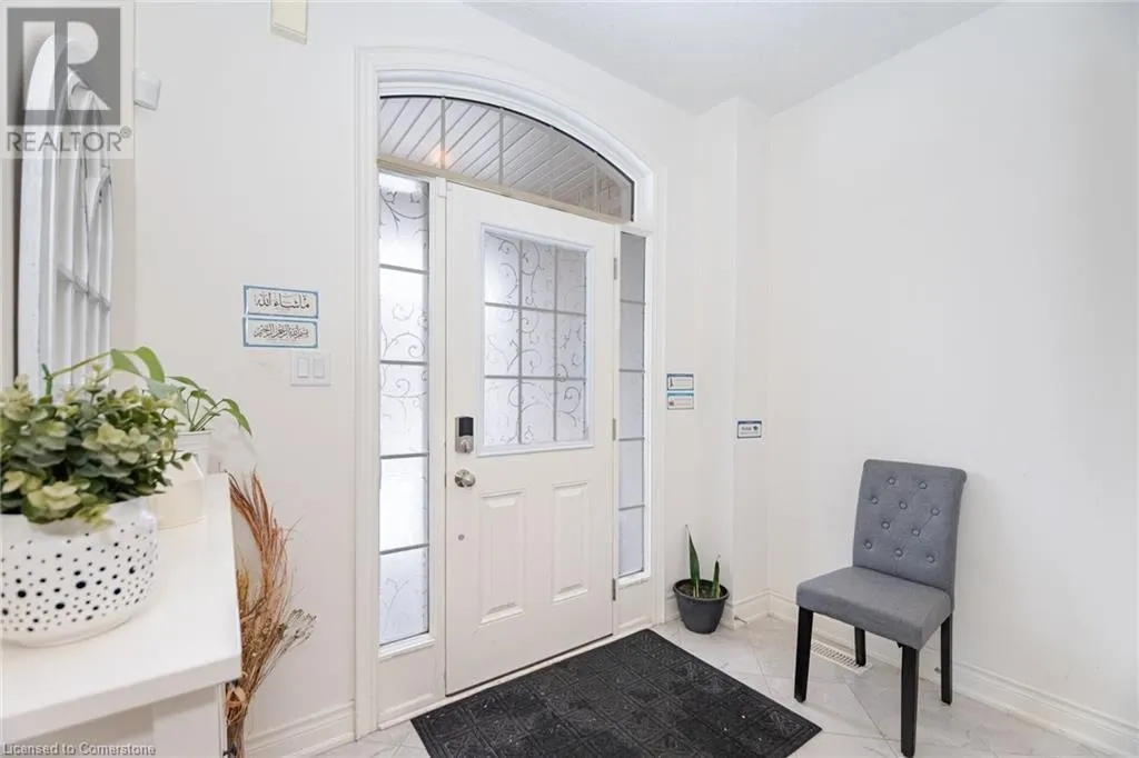 7 LADY EVELYN Crescent