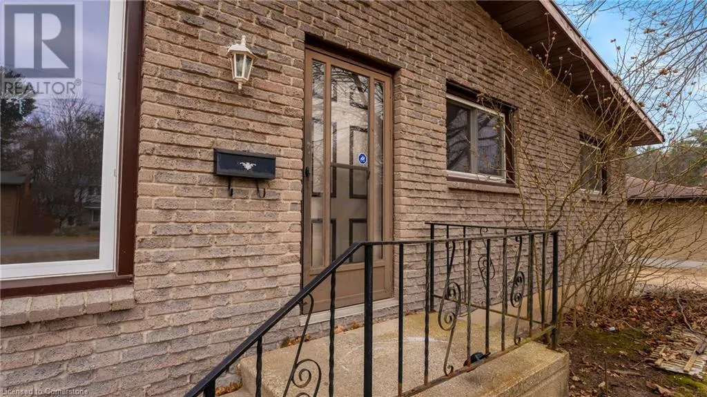 59 LYNDHURST Avenue