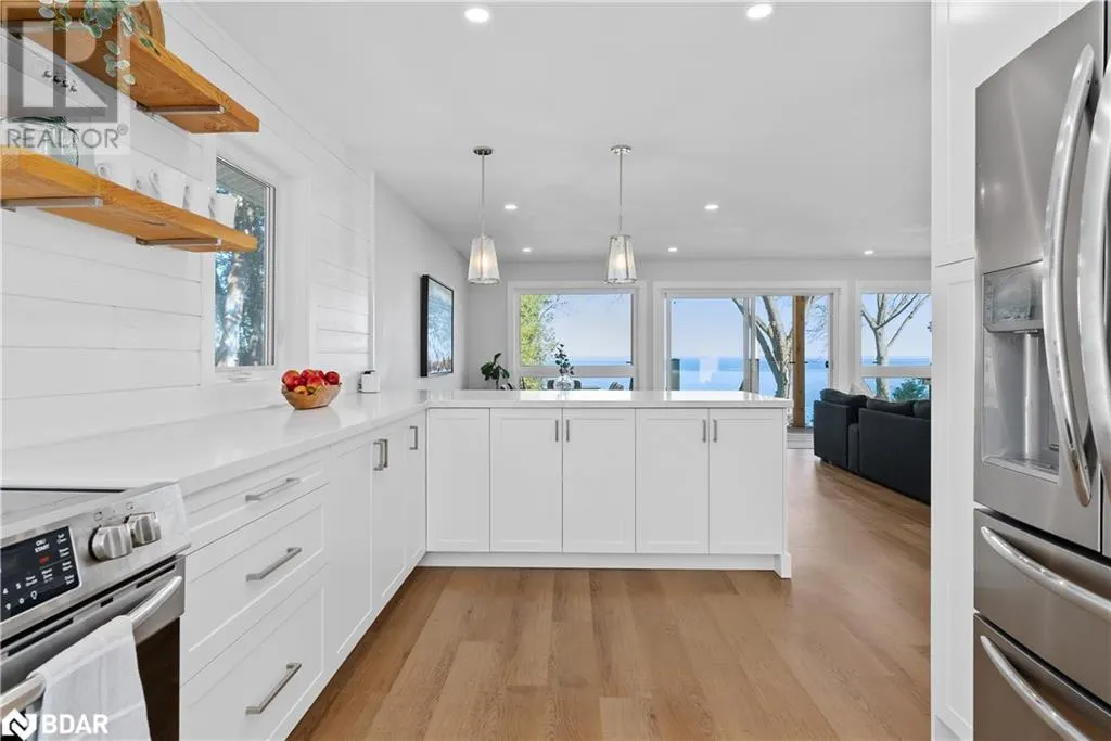 2371 LAKESHORE Road E