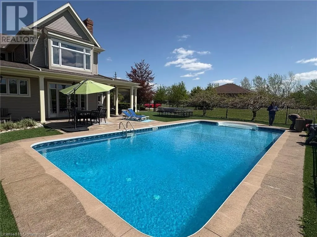 915 QUEENSTON Road