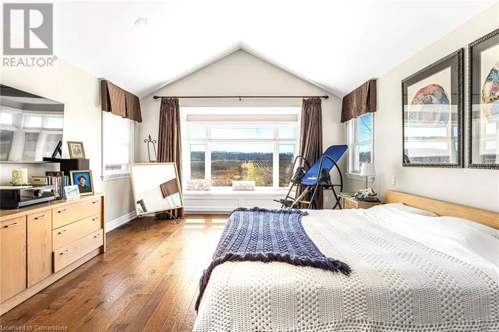 915 QUEENSTON Road