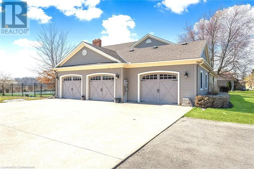 915 QUEENSTON Road