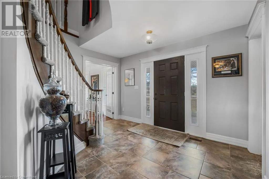 915 QUEENSTON Road