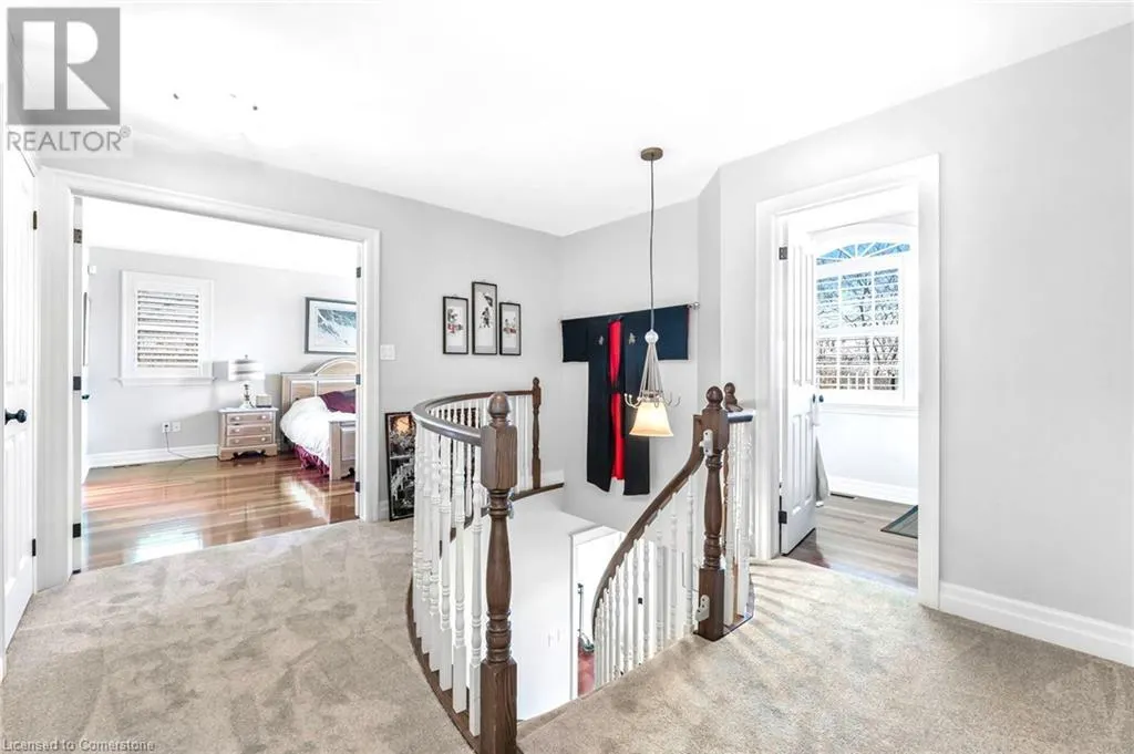 915 QUEENSTON Road