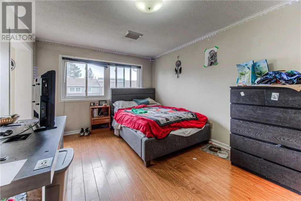 121 UNIVERSITY Avenue E Unit# 9, #9