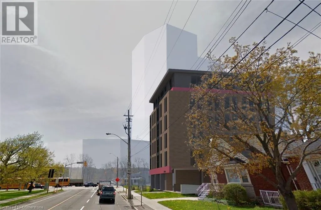 906 MAIN Street W