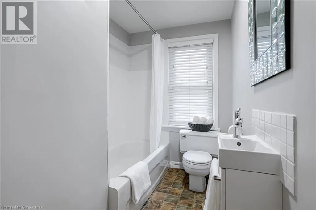 15 EMPRESS Avenue