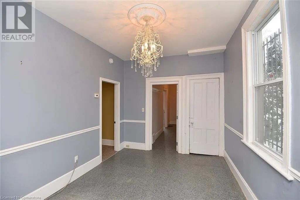 275 MAIN Street W