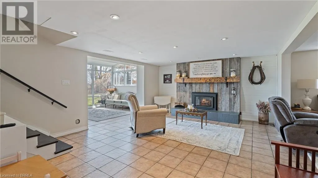 761 LYNDEN Road
