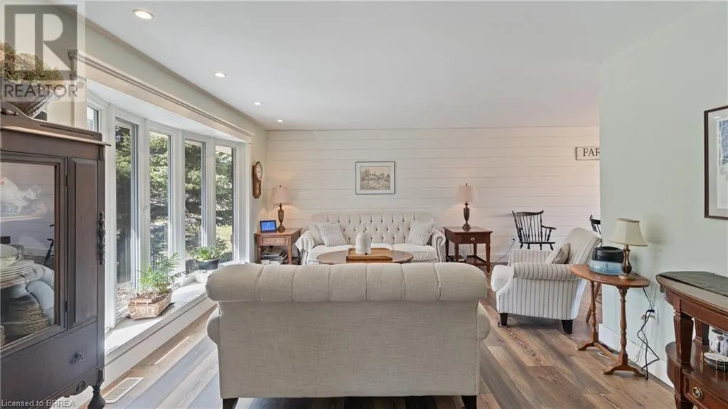 761 LYNDEN Road