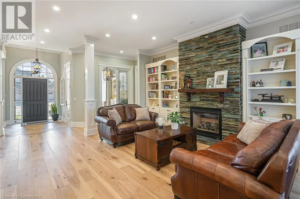 7 SANDALWOOD Crescent