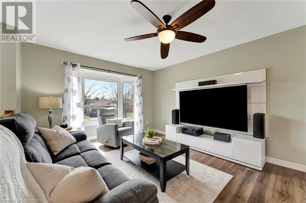 16 SETTLERS Drive