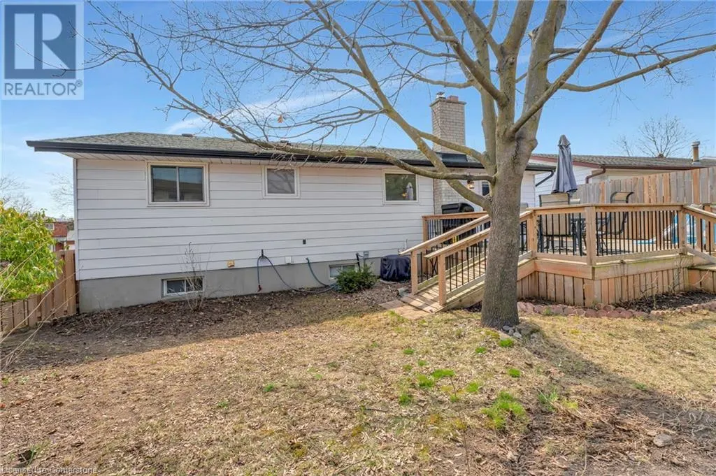 16 SETTLERS Drive