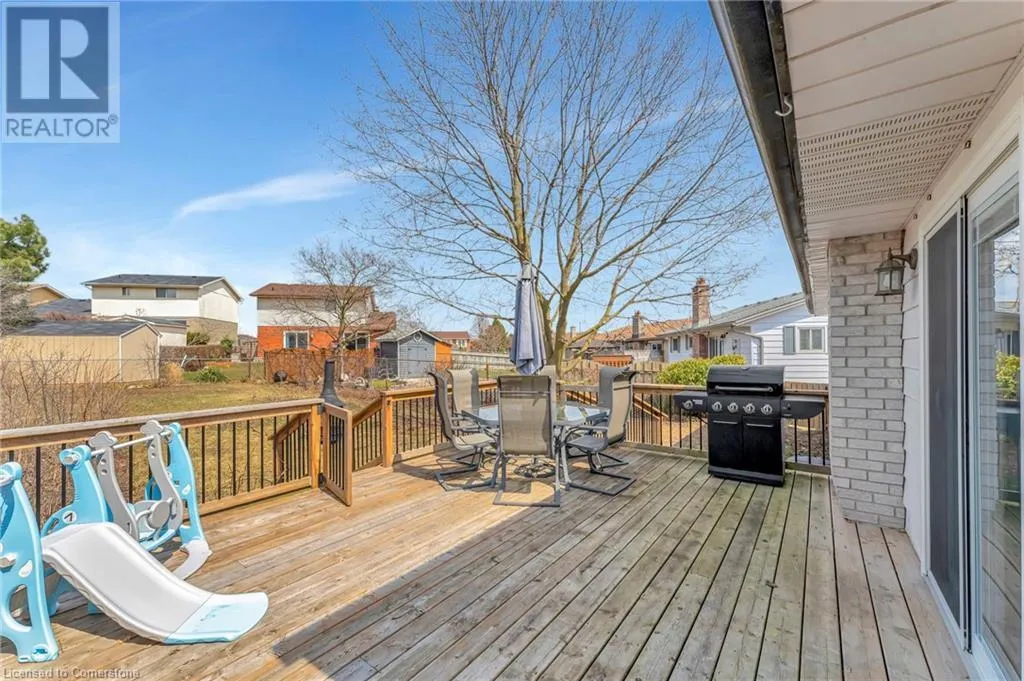 16 SETTLERS Drive