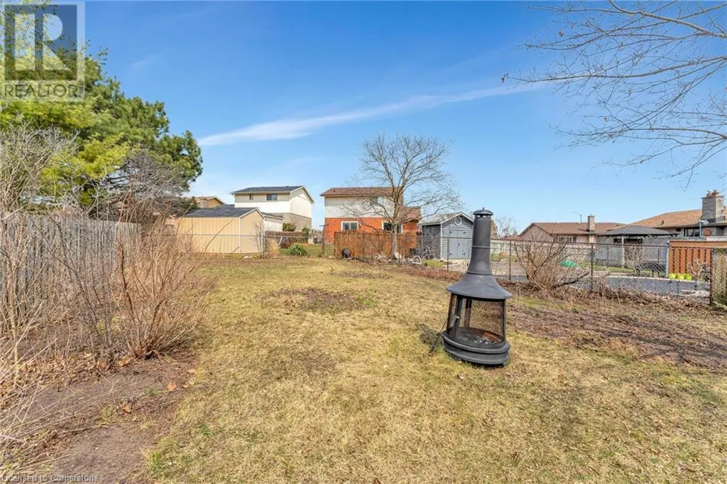 16 SETTLERS Drive