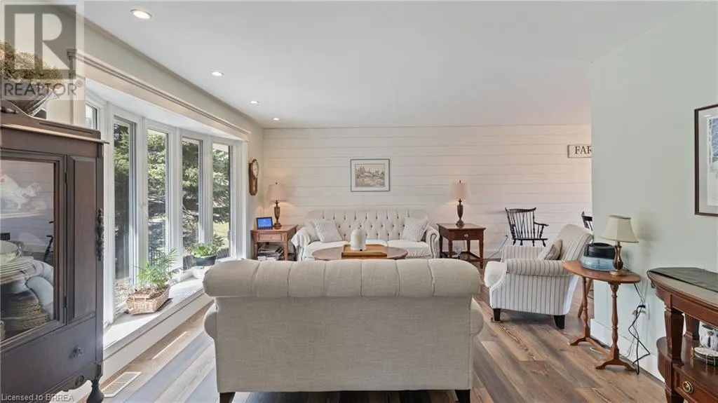 761 LYNDEN Road
