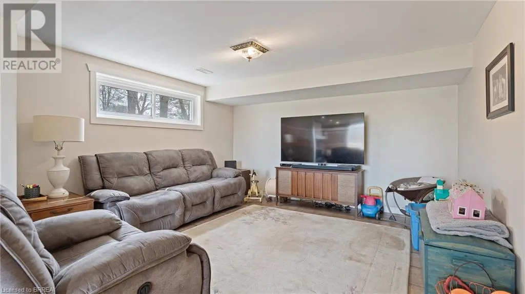 761 LYNDEN Road