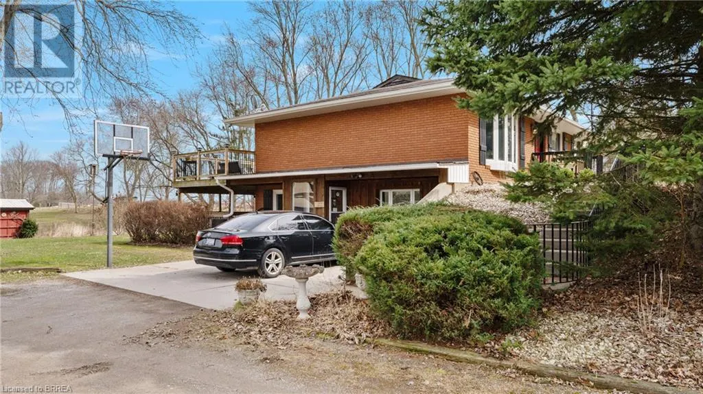 761 LYNDEN Road