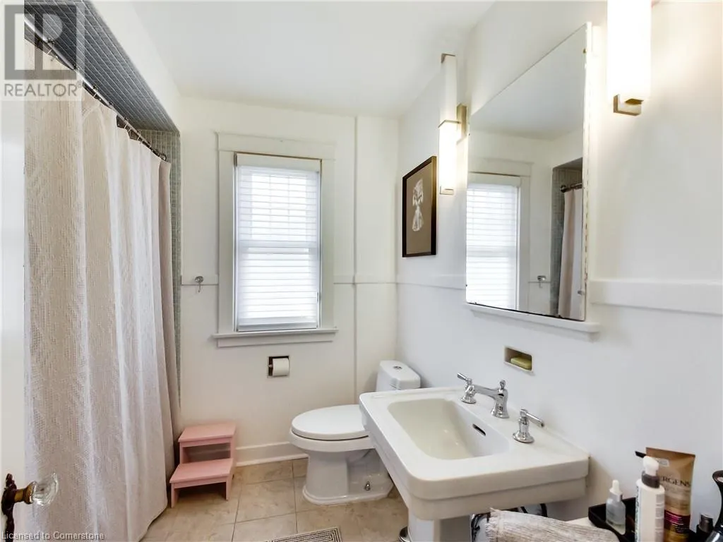 1 NELLES Boulevard