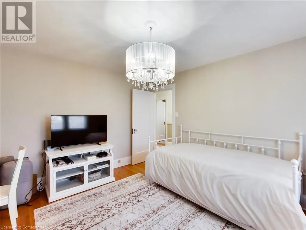 1 NELLES Boulevard
