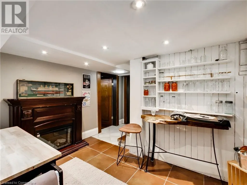 1 NELLES Boulevard