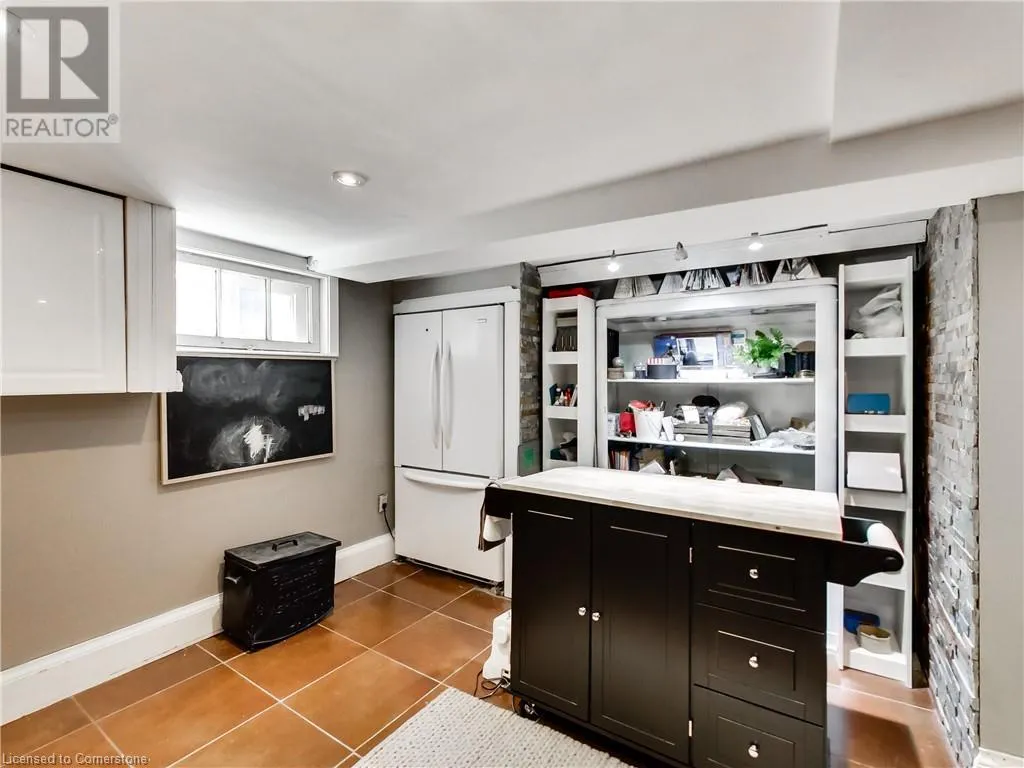 1 NELLES Boulevard