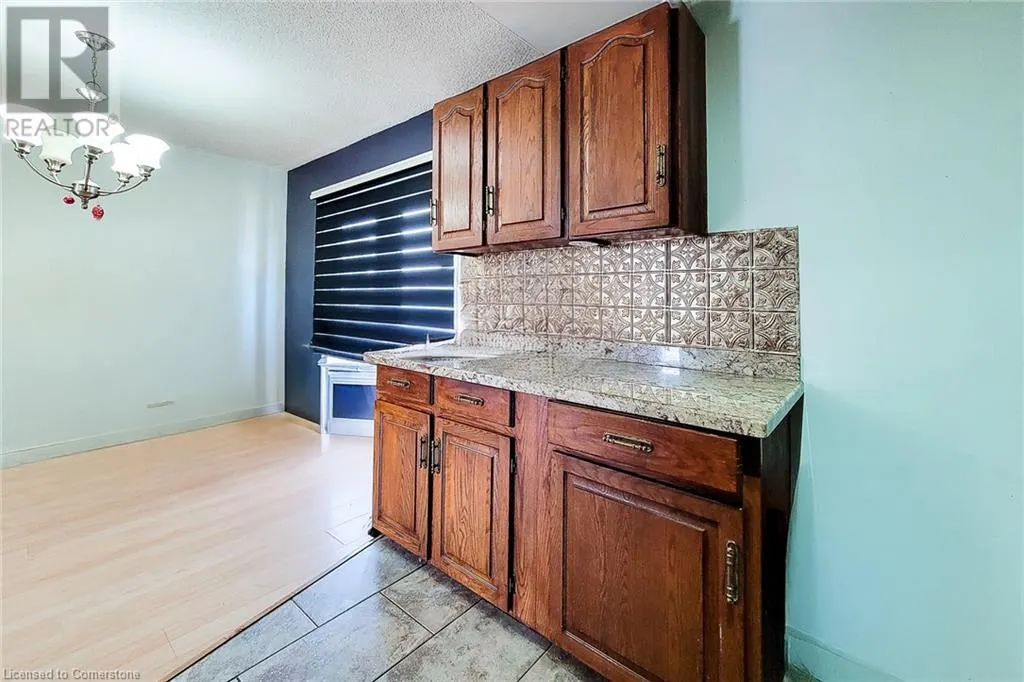 1255 UPPER GAGE Avenue Unit# 6, #6
