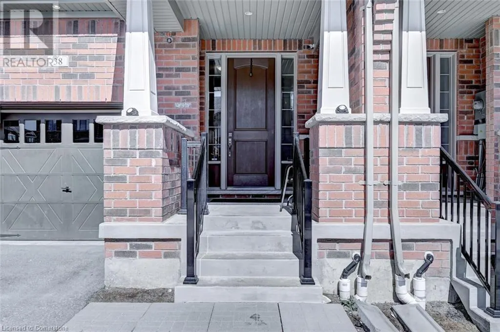 38 STONEHILL Avenue
