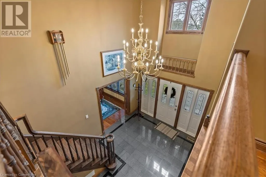 2 HICKORY Hollow