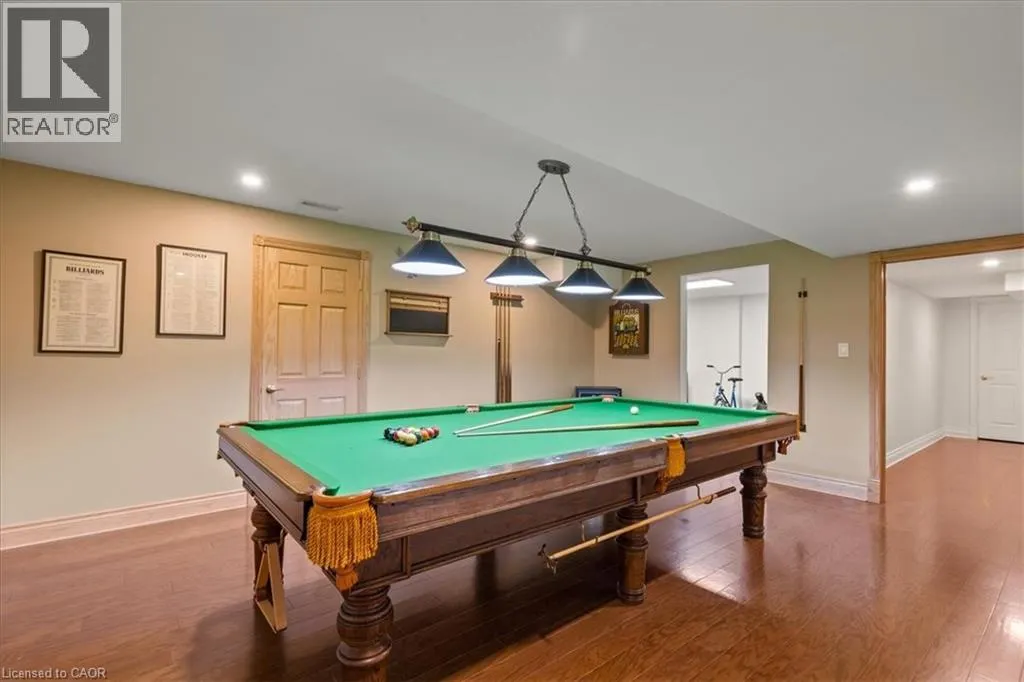 2 HICKORY Hollow
