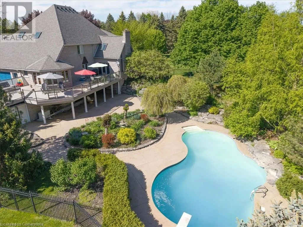 2 HICKORY Hollow