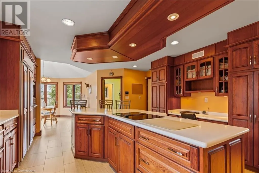 2 HICKORY Hollow