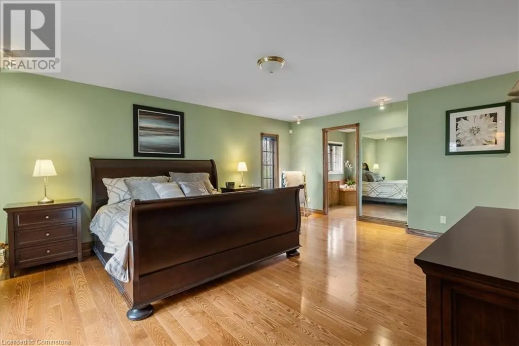 2 HICKORY Hollow