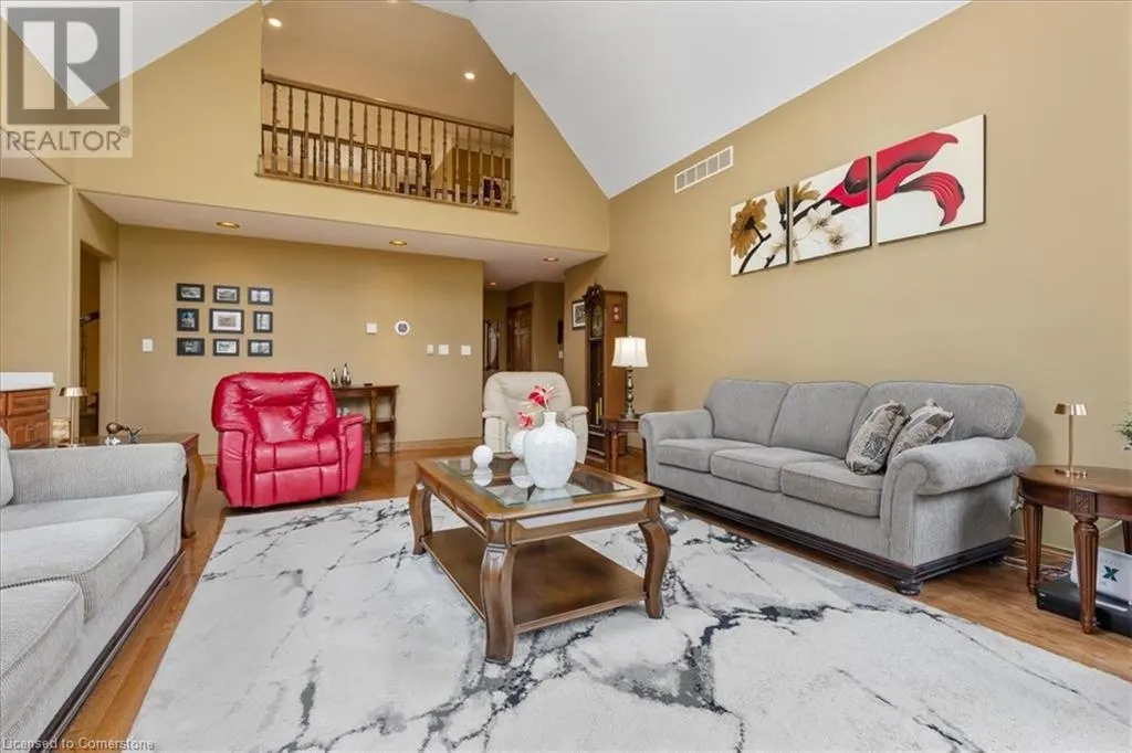 2 HICKORY Hollow